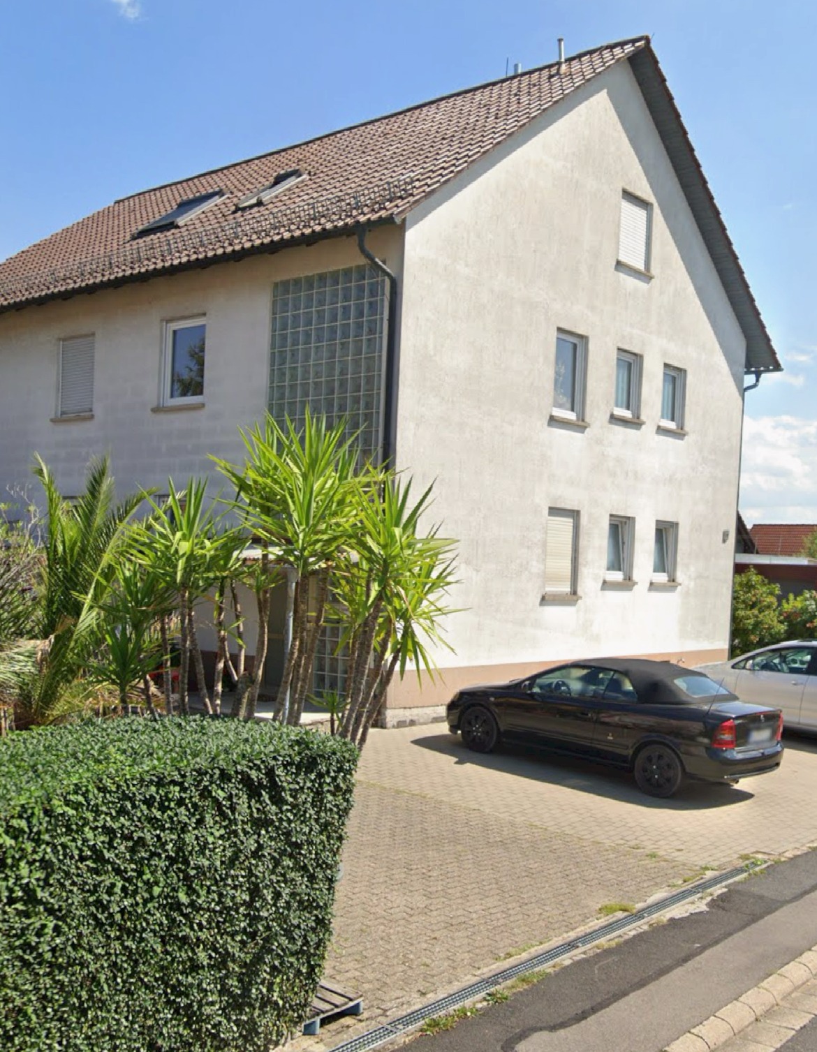 Hausansicht in Oberpleichfeld vor der Sanierung