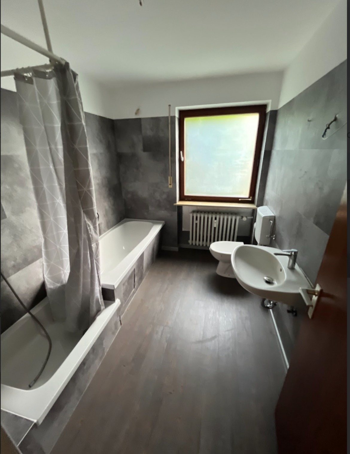 Badezimmer vor der Sanierung